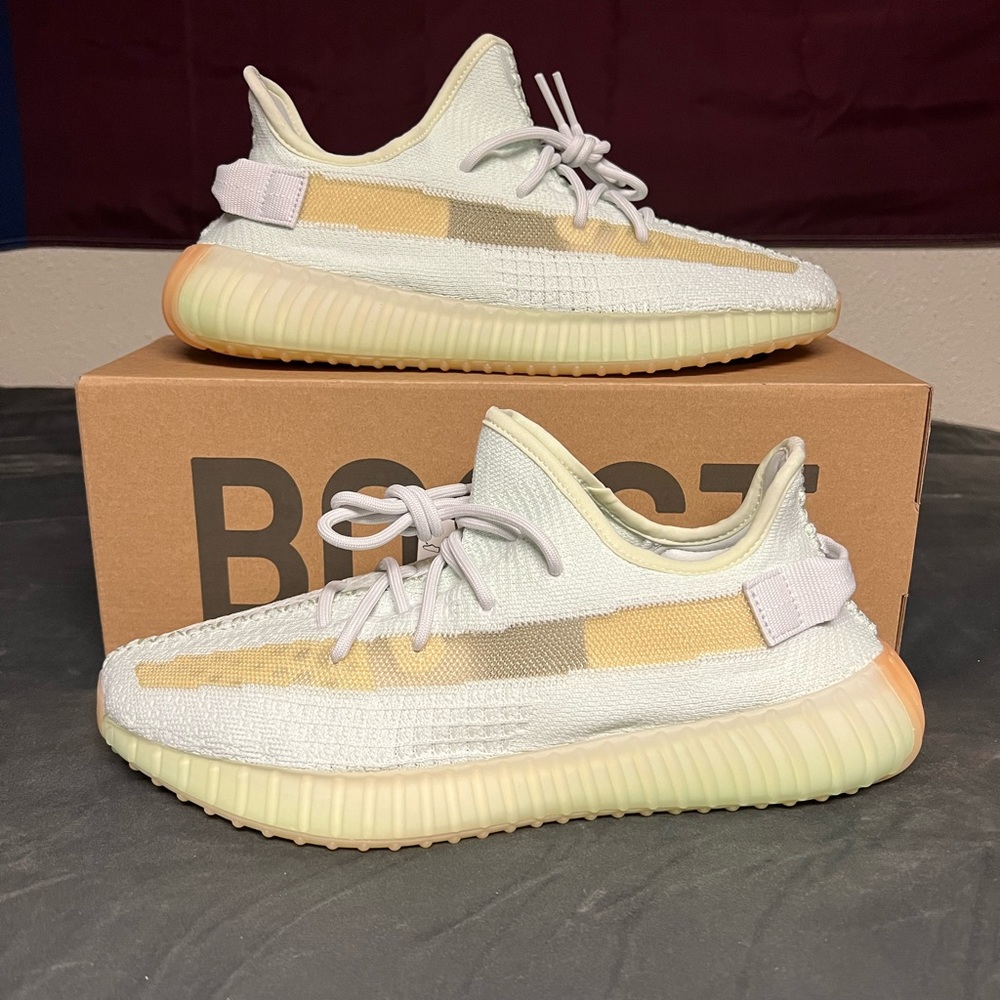Yeezy 350 V2 Hyperspace 11.5